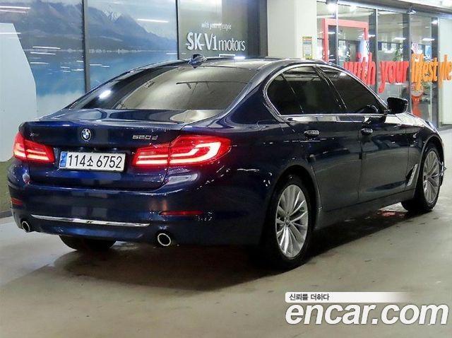 BMW 5-Series 2018 — photo 3