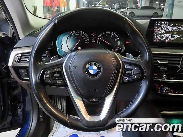 BMW 5-Series 2018 — photo 7