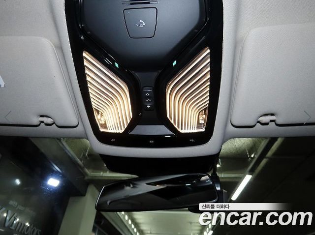 BMW 5-Series 2018 — photo 13