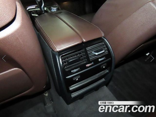 BMW 5-Series 2018 — photo 14