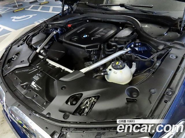 BMW 5-Series 2018 — photo 18