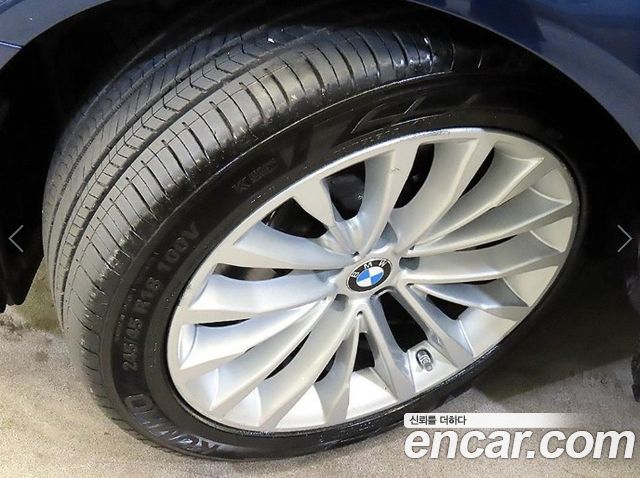 BMW 5-Series 2018 — photo 19