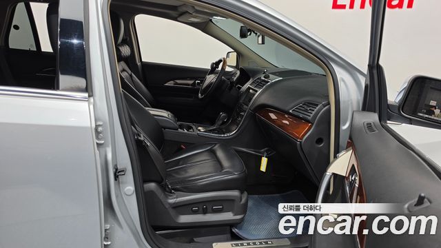Lincoln MKX 2012 — photo 11