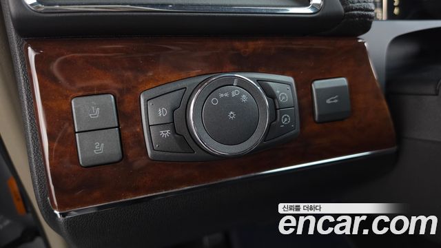Lincoln MKX 2012 — photo 20