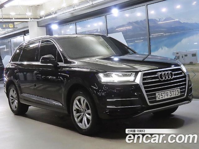 Audi Q7 2019 — photo 1
