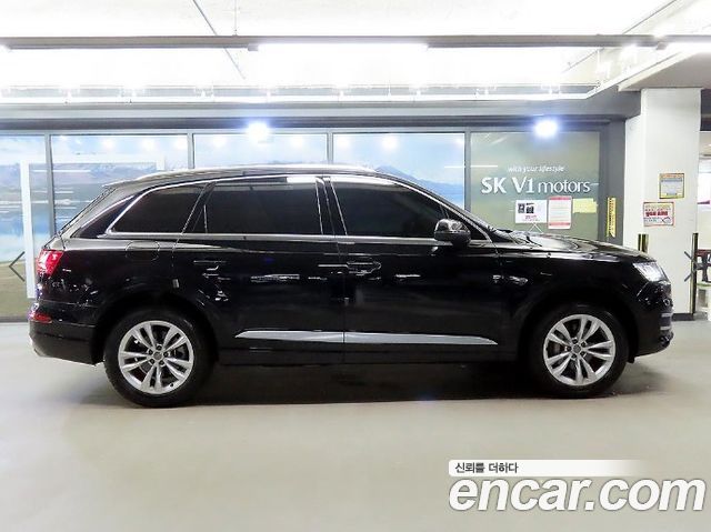 Audi Q7 2019 — photo 3
