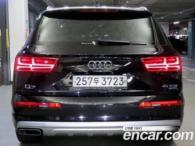 Audi Q7 2019 — photo 5