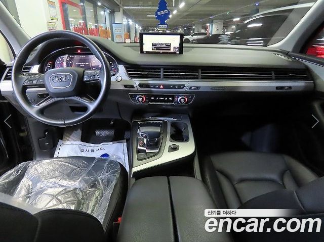 Audi Q7 2019 — photo 10