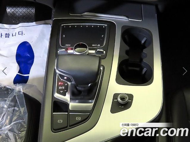 Audi Q7 2019 — photo 12