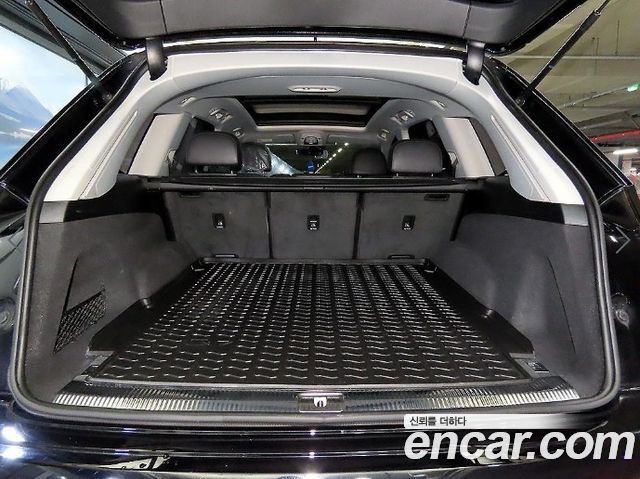 Audi Q7 2019 — photo 17