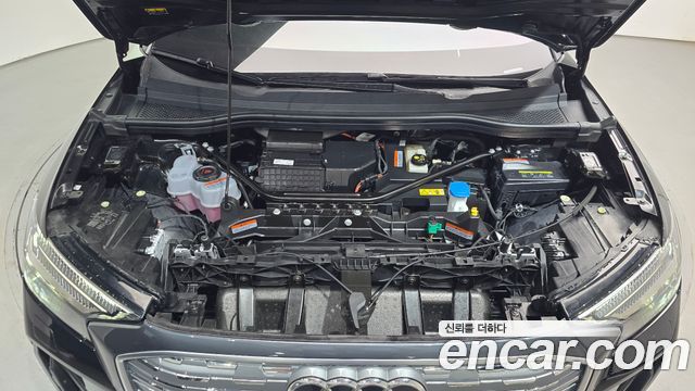 Audi Q4 e-tron 2025 — photo 6