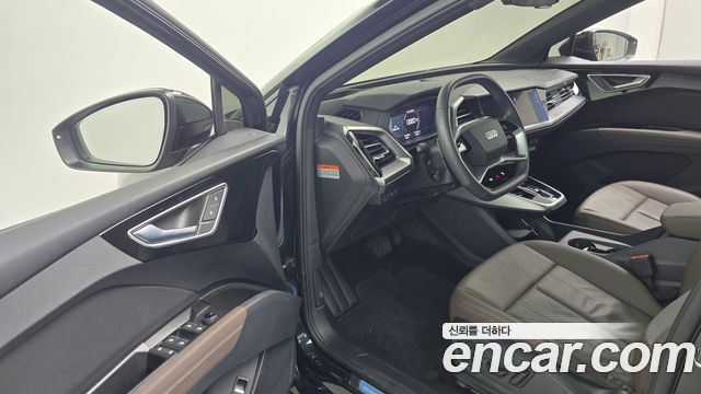 Audi Q4 e-tron 2025 — photo 13