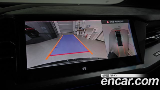 Audi Q4 e-tron 2025 — photo 20