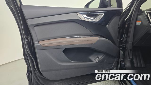 Audi Q4 e-tron 2025 — photo 14