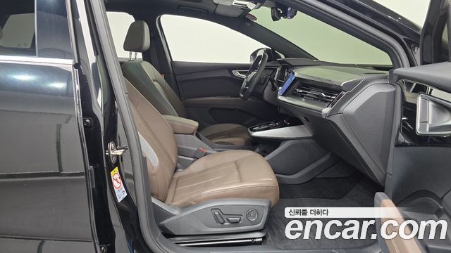 Audi Q4 e-tron 2025 — photo 16