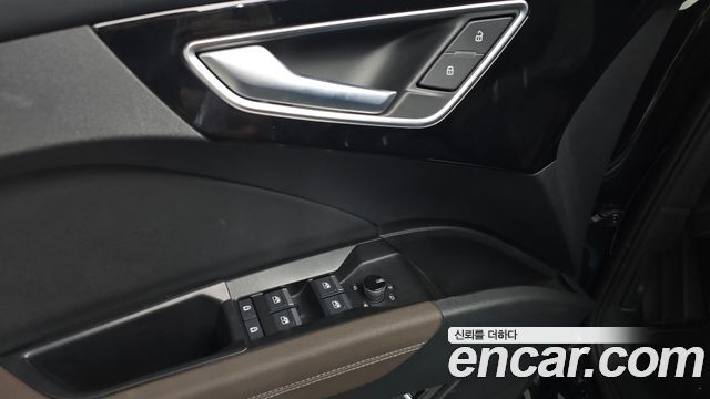 Audi Q4 e-tron 2025 — photo 27