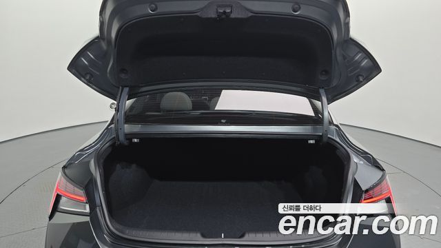 Hyundai AVANTE 2023 — photo 18