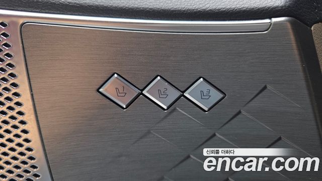 Kia K8 2022 — photo 31