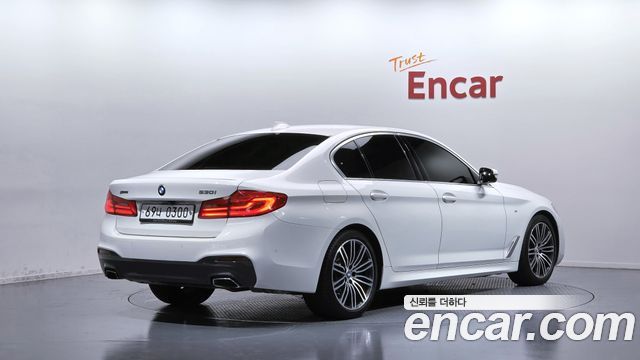 BMW 5-Series 2019 — photo 2