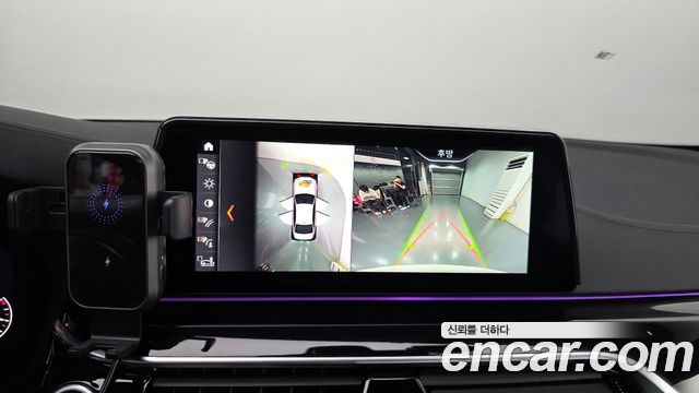 BMW 5-Series 2019 — photo 21