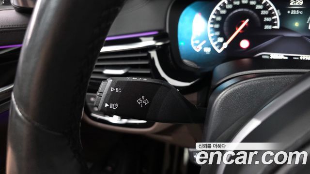 BMW 5-Series 2019 — photo 29