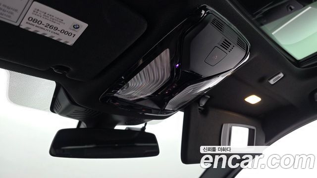 BMW 5-Series 2019 — photo 30