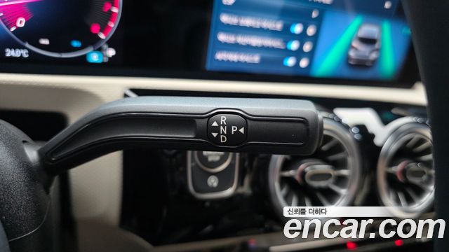 Mercedes-Benz A-Class 2024 — photo 12