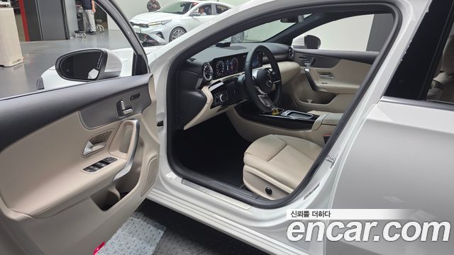 Mercedes-Benz A-Class 2024 — photo 13