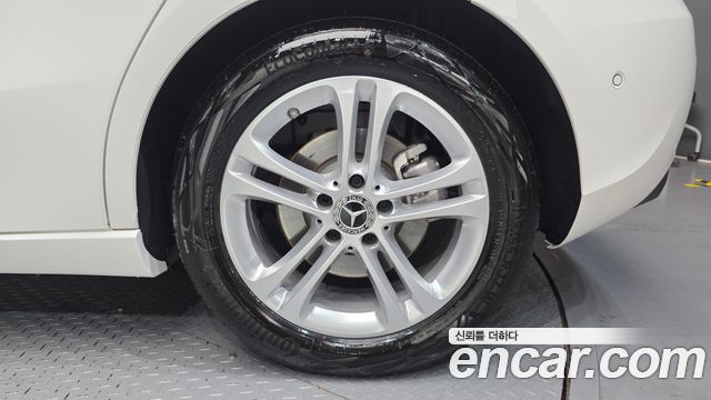 Mercedes-Benz A-Class 2024 — photo 7