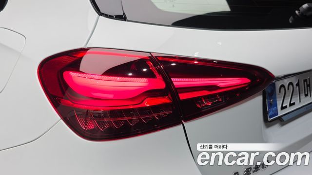 Mercedes-Benz A-Class 2024 — photo 9