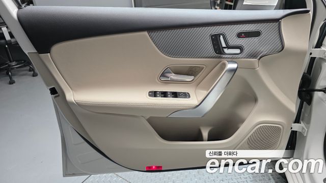 Mercedes-Benz A-Class 2024 — photo 14
