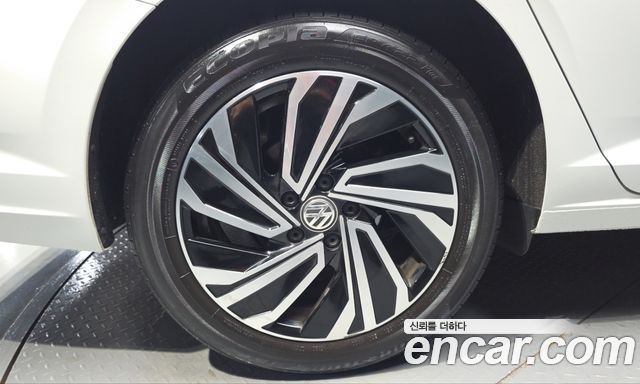 Volkswagen Jetta 2021 — photo 5
