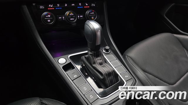 Volkswagen Jetta 2021 — photo 12