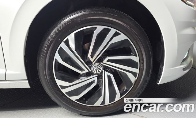 Volkswagen Jetta 2021 — photo 7