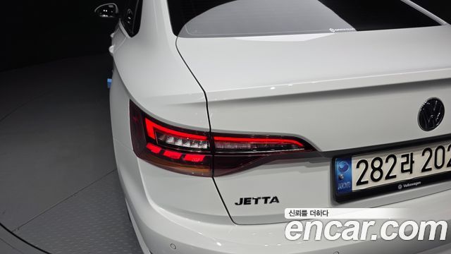 Volkswagen Jetta 2021 — photo 9