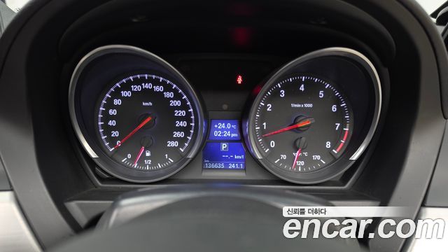 BMW Z4 2010 — photo 8