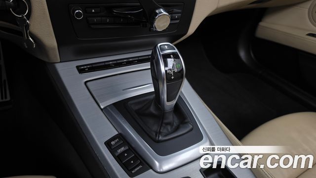 BMW Z4 2010 — photo 9
