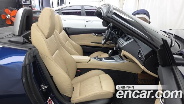 BMW Z4 2010 — photo 11