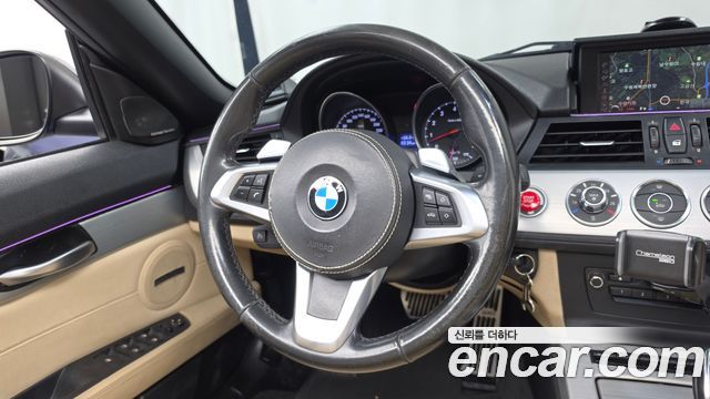 BMW Z4 2010 — photo 13