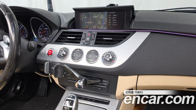 BMW Z4 2010 — photo 14