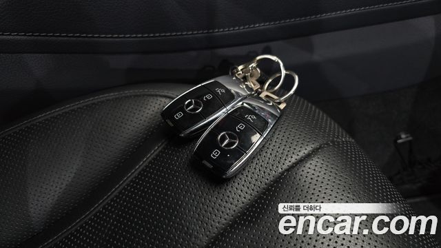 Mercedes-Benz S-Class 2019 — photo 24