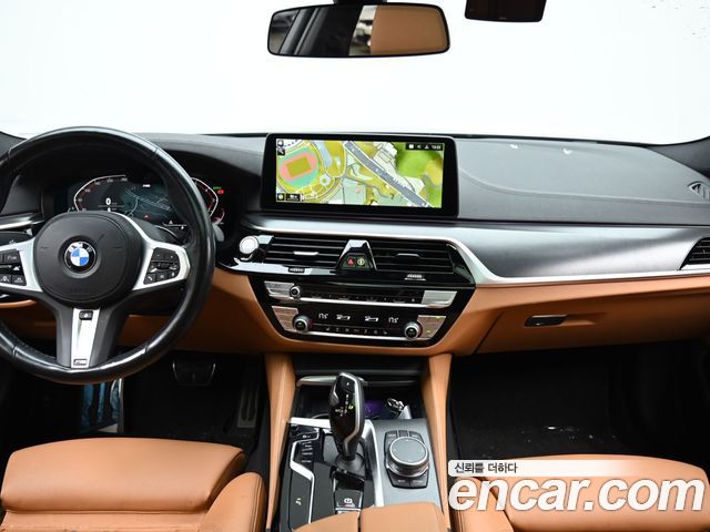 BMW 5-Series 2023 — photo 7