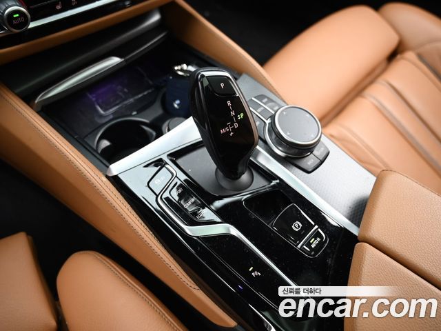 BMW 5-Series 2023 — photo 9