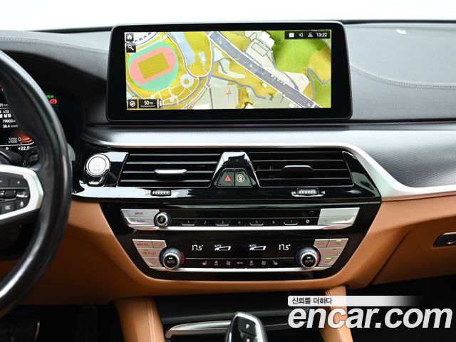 BMW 5-Series 2023 — photo 14