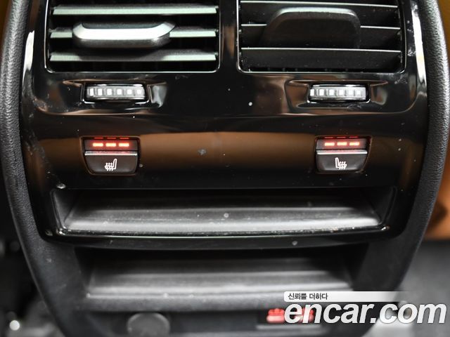 BMW 5-Series 2023 — photo 16