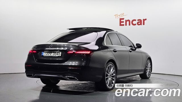 Mercedes-Benz E-Class 2021 — photo 2