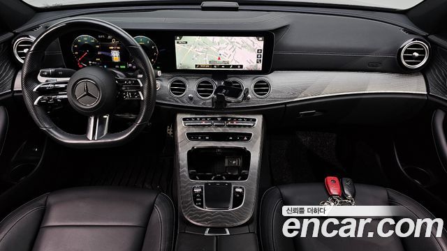 Mercedes-Benz E-Class 2021 — photo 10