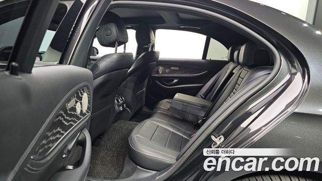 Mercedes-Benz E-Class 2021 — photo 18