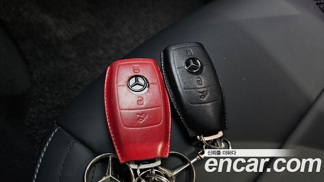 Mercedes-Benz E-Class 2021 — photo 22