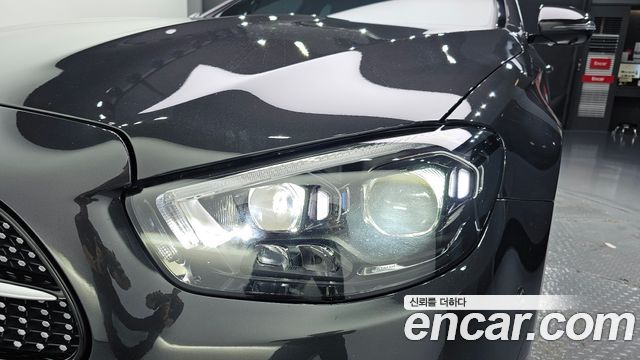 Mercedes-Benz E-Class 2021 — photo 8